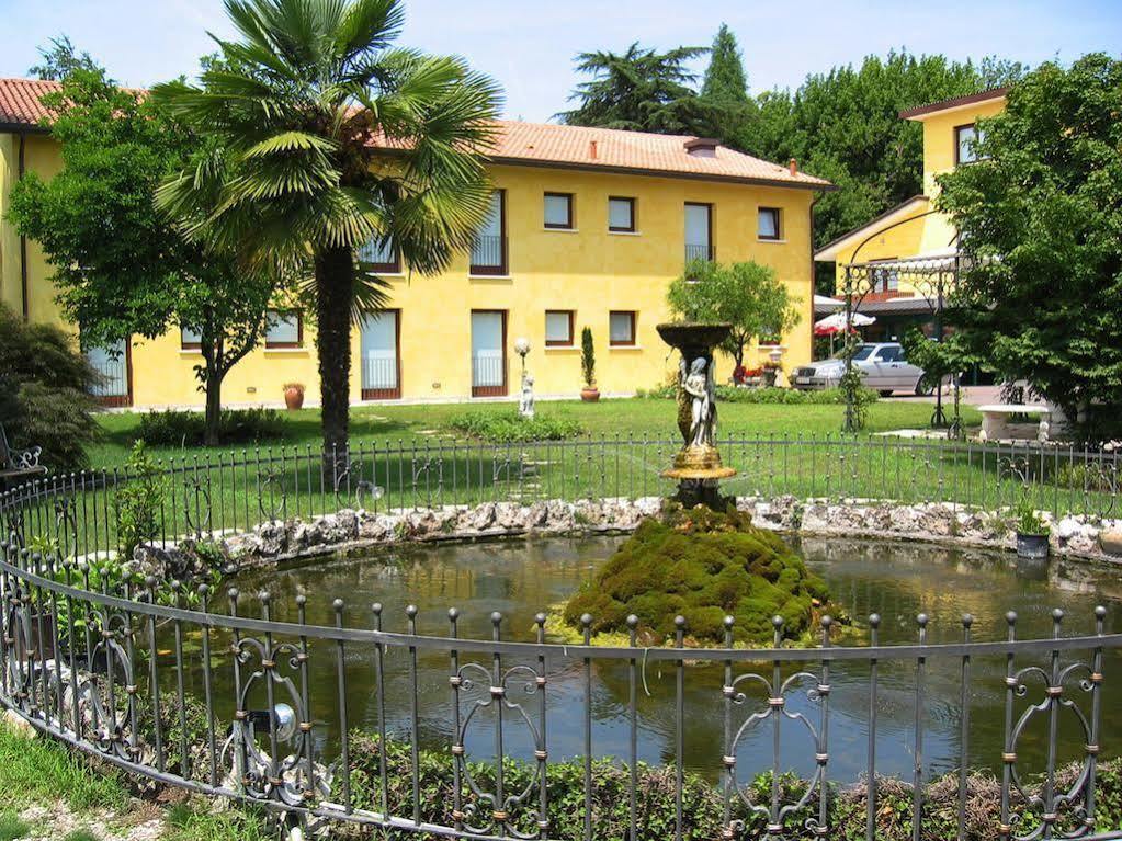 Hotel Al Giardino トレヴィーゾ エクステリア 写真